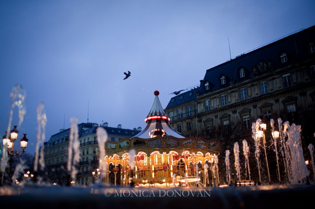 burlington-vermont-photographer-monica-donovan-paris-france-carousel-merry-go-round-dusk-twilight-sunset-bird